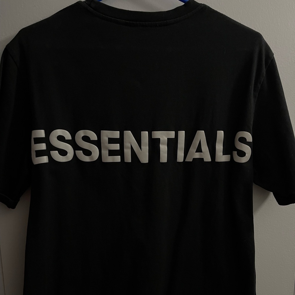 Essentials t-shirt